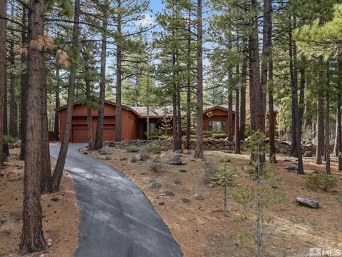 805 Yellow Pine Rd, Reno, NV 89511