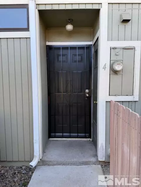 855 Nutmeg Pl #4, Reno, NV 89502