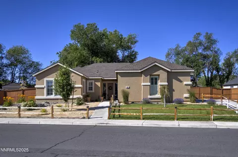 684 Rose Ln, Fernley, NV 89408