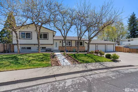 1690 Rayburn Dr, Reno, NV 89503