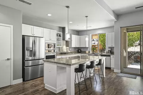 4717 High Pass Ct, Sparks, NV 89436