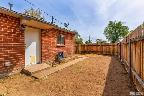 2549 E St, Sparks, NV 89431 photo 2