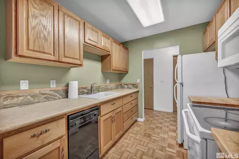 3865 E Leonesio Dr #F1, Reno, NV 89512