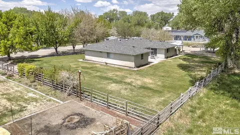 Exterior - 930 Edgewater, Fallon, NV 89406 photo 4 of 6