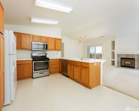 1175 White Oak Loop, Minden, NV 89423 photo 3