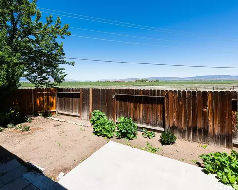 1175 White Oak Loop, Minden, NV 89423 photo 2