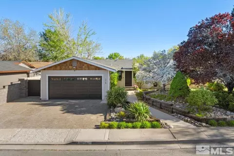 215 E Applegate Dr, Carson City, NV 89706