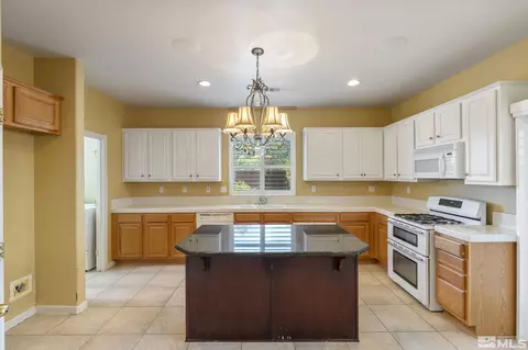 Kitchen - 10568 Iron Point Cir, Reno, NV 89521 photo 4 of 4