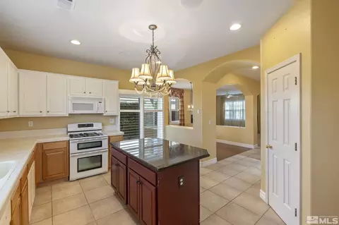 Kitchen - 10568 Iron Point Cir, Reno, NV 89521 photo 3 of 4