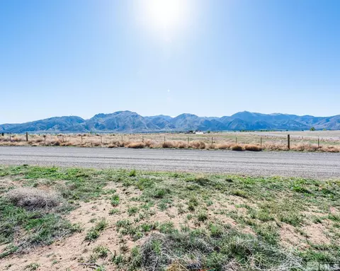16 Hawk View Dr, Wellington, NV 89444 photo 4