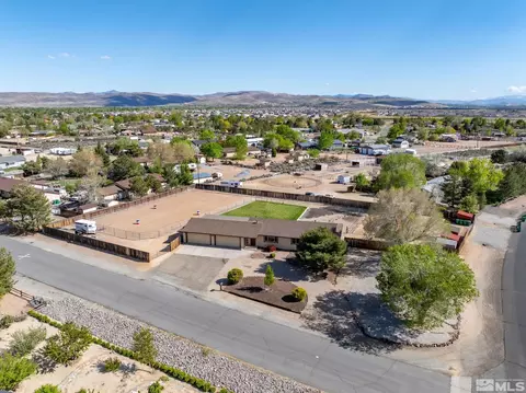 20 Leo Dr, Sparks, NV 89441