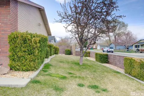 Exterior - 2176 Beverly Dr, Carson City, NV 89706 photo 7 of 8