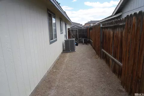 302 Kathy St, Fallon, NV 89406 photo 2