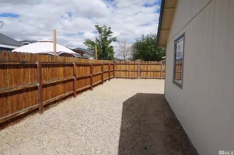 302 Kathy St, Fallon, NV 89406 photo 3