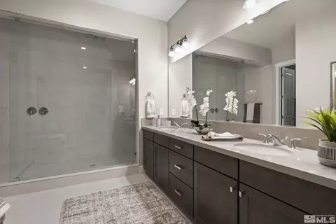 Bath - 2936 Ruby Desert Dr, Reno, NV 89521 photo 2 of 4