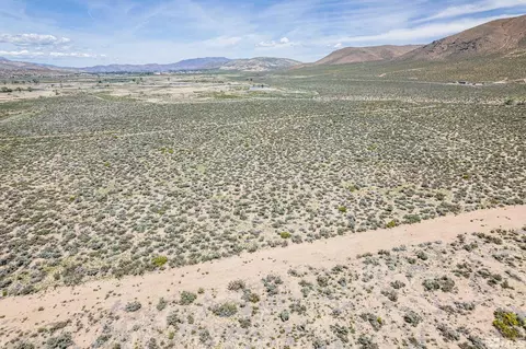 000 Vicky Ln, Minden, NV 89423