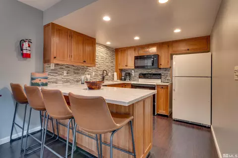 100 Lake Vlg #B, Stateline, NV 89449
