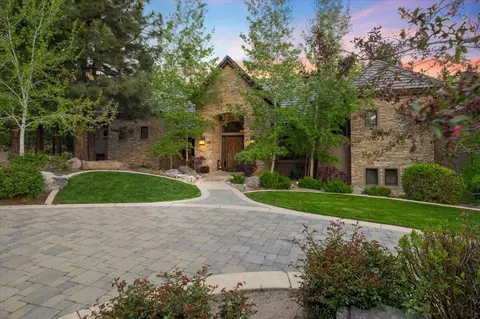 5665 Lausanne Dr, Reno, NV 89511