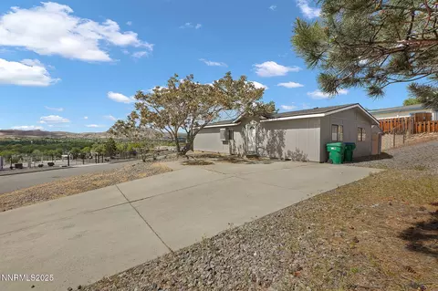 520 Wall Canyon Dr, Sun Valley, NV 89433