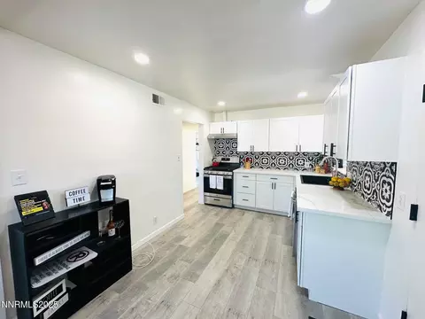 1570 Radcliffe Dr, Reno, NV 89502