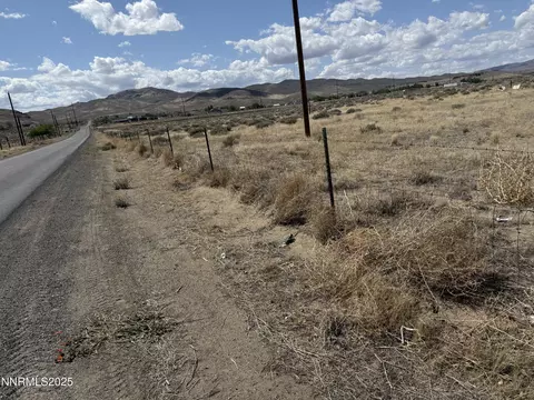 1190 9th St, Silver Springs, NV 89429