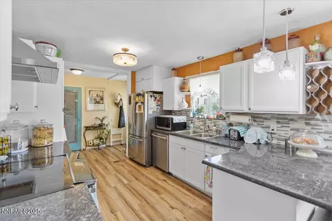 Kitchen - 160 Cheyenne Dr, Reno, NV 89521 photo 2 of 4