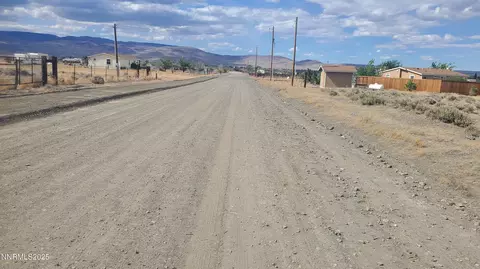 5340 White Oak Dr, Silver Springs, NV 89429