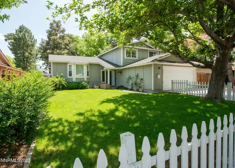 3990 Wagoneer Dr, Reno, NV 89502