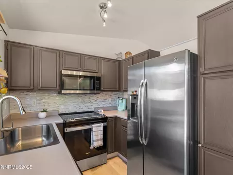 6485 Oneida Ct, Sun Valley, NV 89433