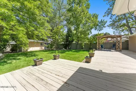 Exterior - 1410 Patrick Ave, Reno, NV 89509 photo 6 of 11