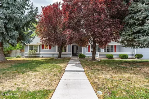 15 Sunlit Ct, Sparks, NV 89441