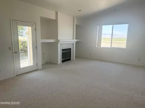 Living - 1171 White Oak Loop, Minden, NV 89423 photo 2 of 3