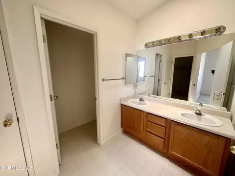 Bath - 1171 White Oak Loop, Minden, NV 89423 photo 1 of 2