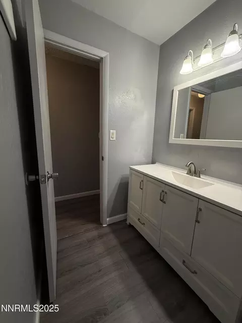 Bath - 540 Anthony Ln, Fallon, NV 89406 photo 3 of 3
