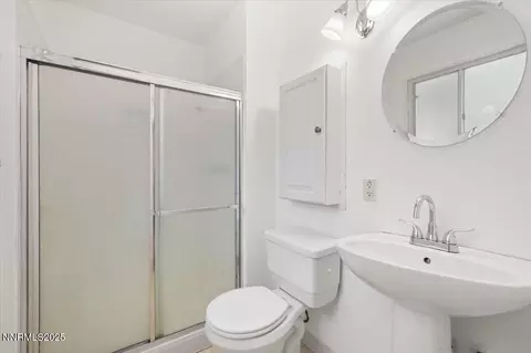 Bath - 664 Beldon Way, Reno, NV 89503 photo 3 of 3