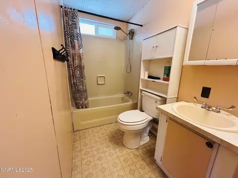 Bath - 6480 Teal Dr, Fallon, NV 89406 photo 1 of 3