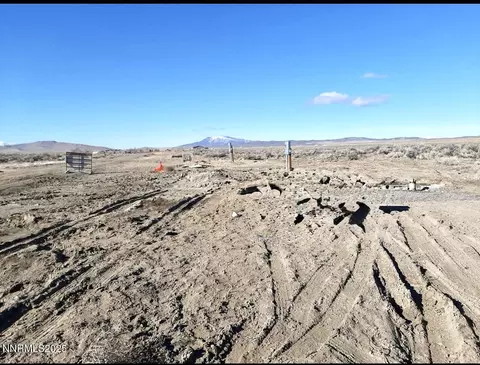 6425 Country Rd, Winnemucca, NV 89445
