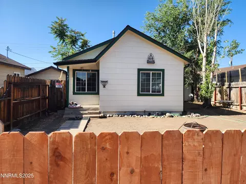 1547 H St, Sparks, NV 89431
