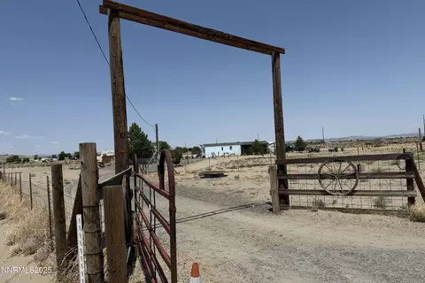 1150 Cougar St, Silver Springs, NV 89429