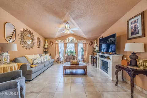 530 E 2nd Ave, Sun Valley, NV 89433 photo 12
