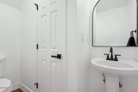 Bath - 11020 Colton Dr, Reno, NV 89521 photo 1 of 5