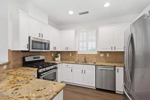 Kitchen - 11020 Colton Dr, Reno, NV 89521 photo 2 of 3