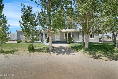 35 Shirley Ln, Yerington, NV 89447