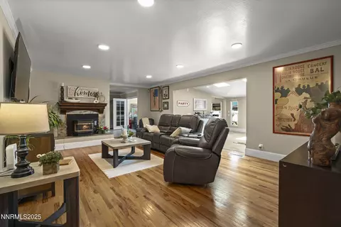2195 W Plumb Ln, Reno, NV 89509