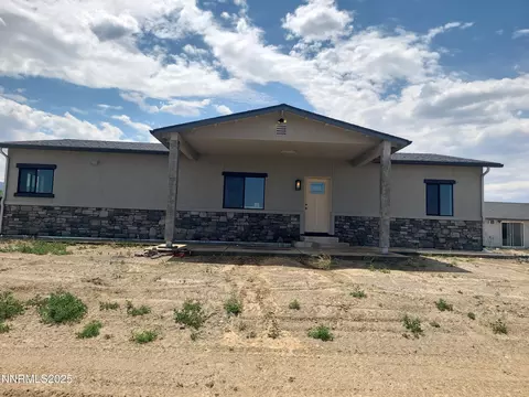 900 Cattle Dr, Fernley, NV 89408