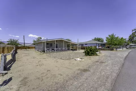 190 E Cedar St, Fernley, NV 89408 photo 3