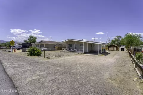 190 E Cedar St, Fernley, NV 89408 photo 4