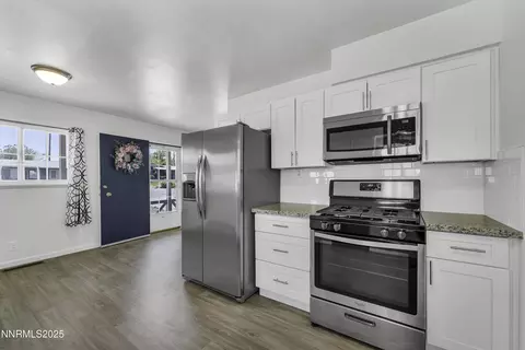 190 E Cedar St, Fernley, NV 89408 photo 16