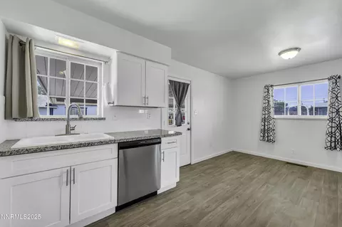 190 E Cedar St, Fernley, NV 89408 photo 17