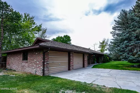 411 Pearl St, Yerington, NV 89447